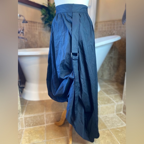 NWT Miin cinched skirt with side zipper size 2 - Picture 2 of 7